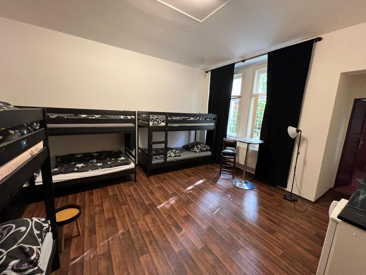 Apartment Moon Прага Экстерьер фото