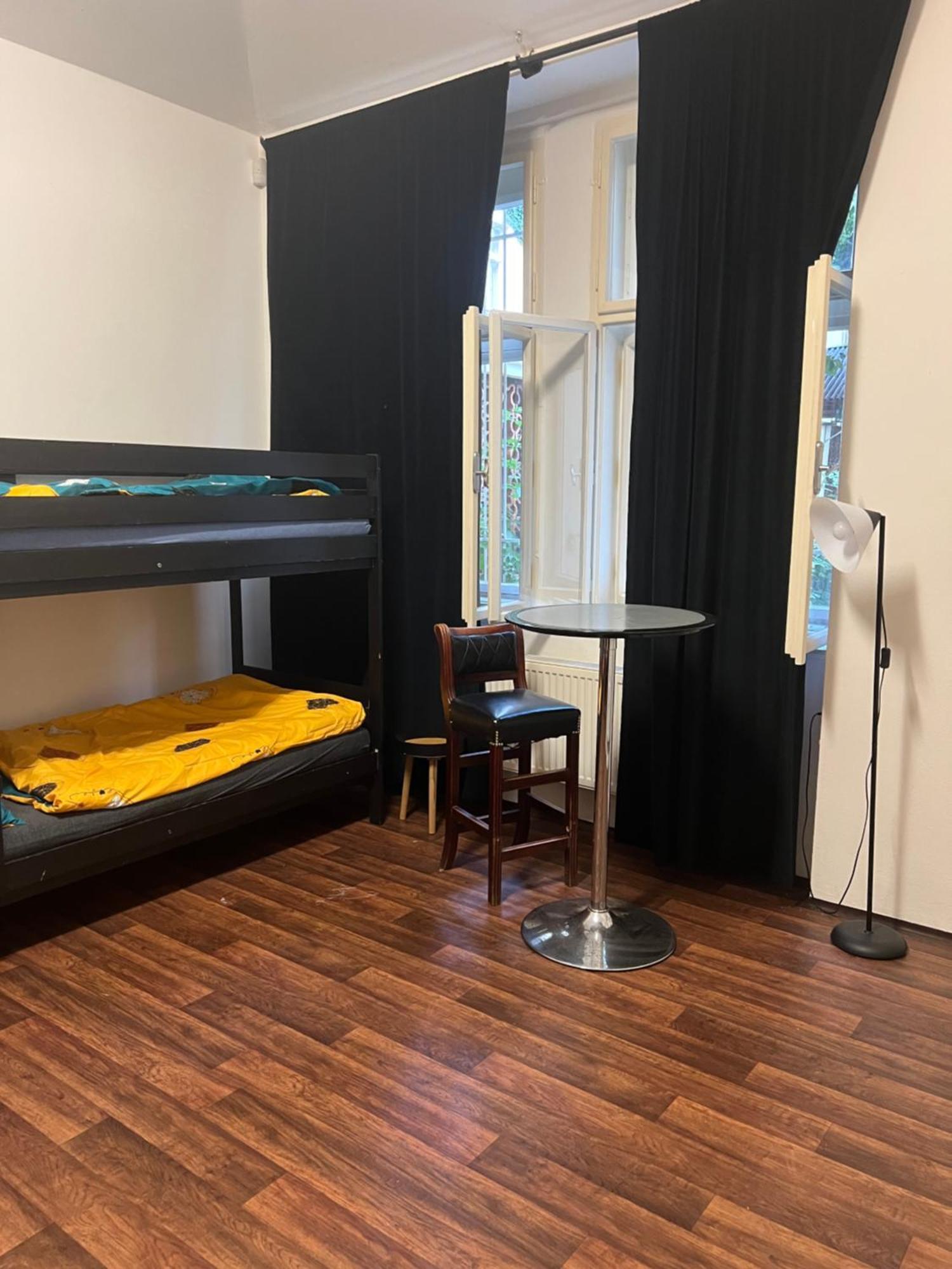 Apartment Moon Прага Экстерьер фото