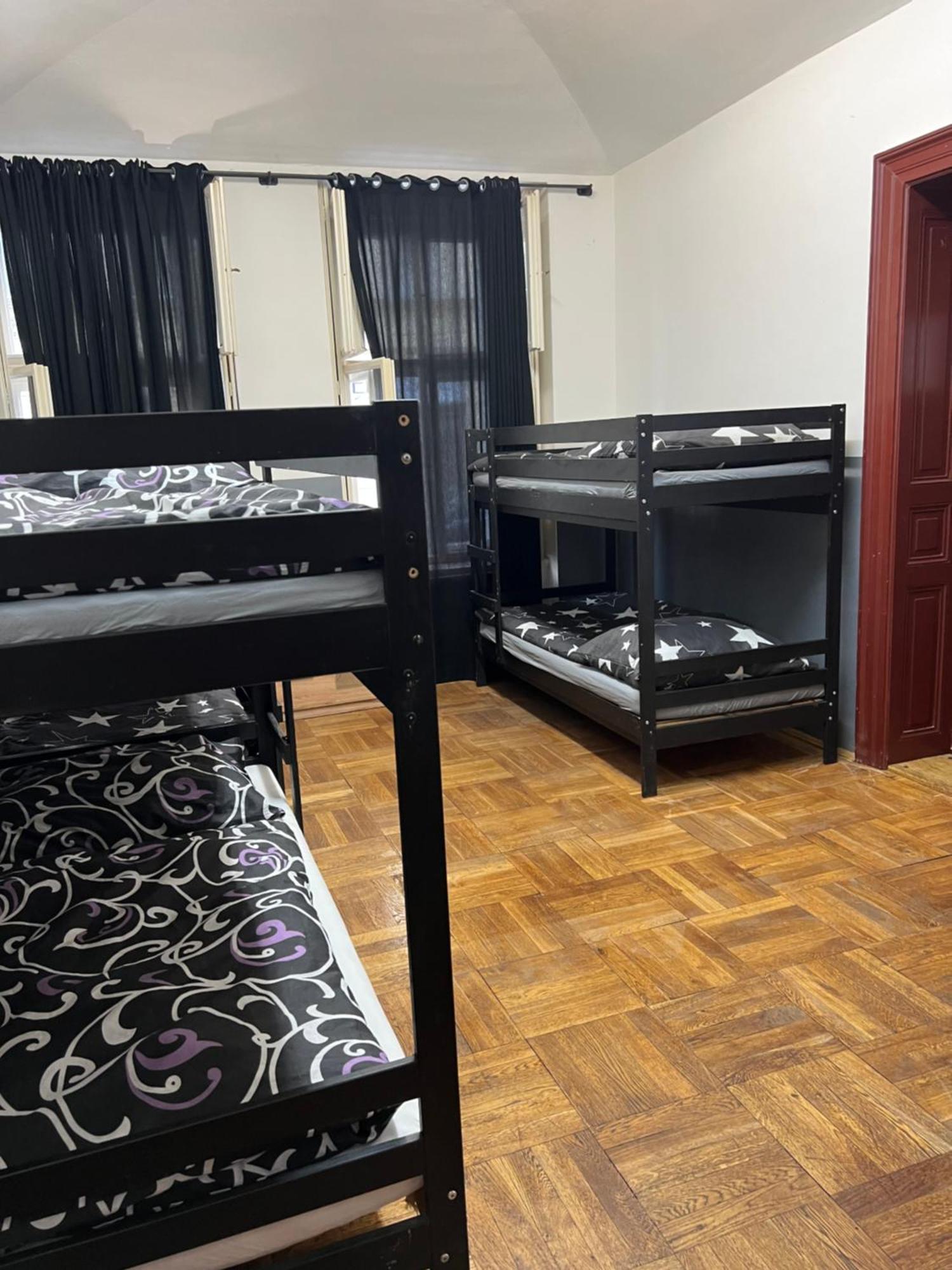 Apartment Moon Прага Экстерьер фото